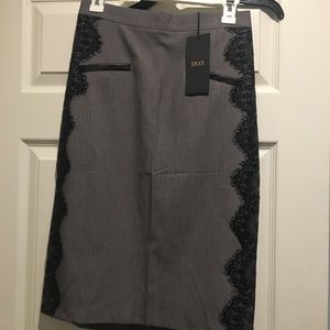 Pencil skirt lace and leather details